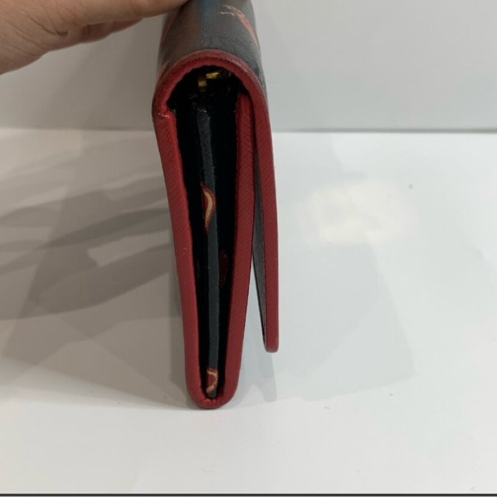 ❤️❤️PRADA Y2K Heart Wallet Authentic - Picture 2 of 5